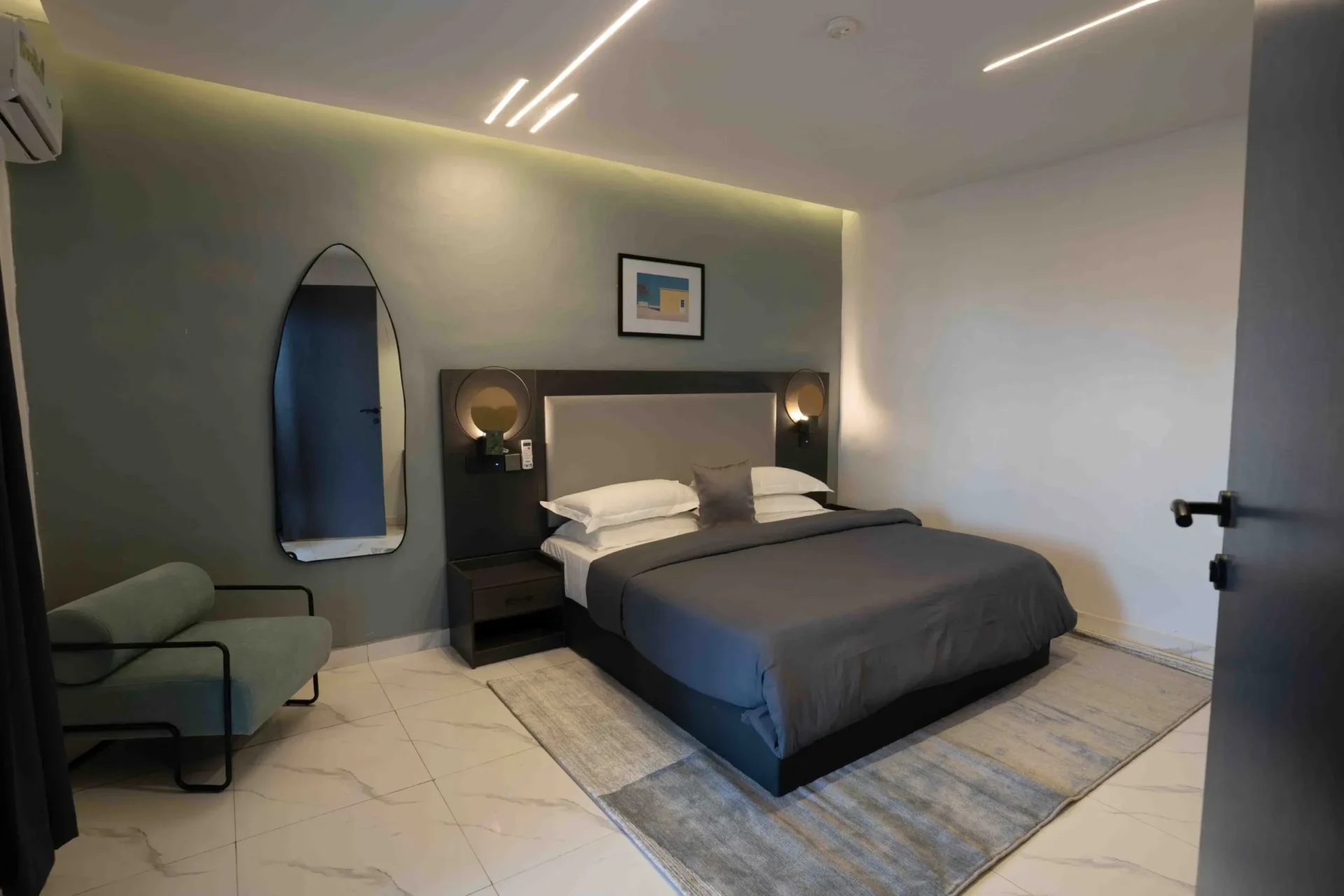 Oak-Bedroom-scaled.webp